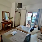 Ξενοδοχείο με διαμερίσματα Nereides 4*
