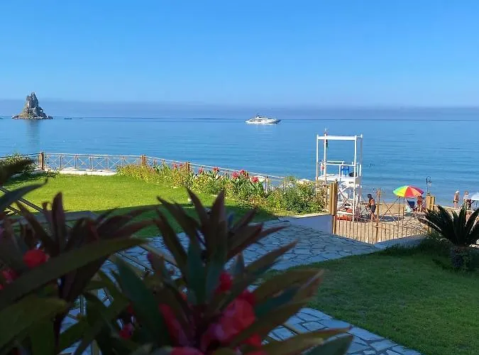 Nereides Hotel apartamentowy 4*