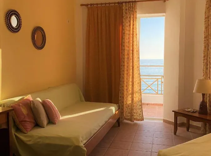 Nereides Hotel apartamentowy 4*